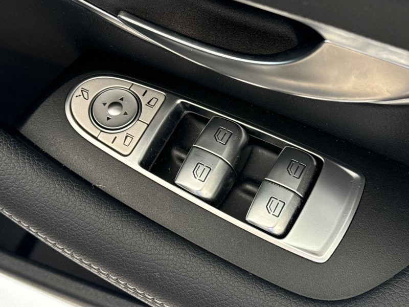 2021 (21) MERCEDES-BENZ E CLASS E220d AMG Line Premium 2dr 9G-Tronic 3555196