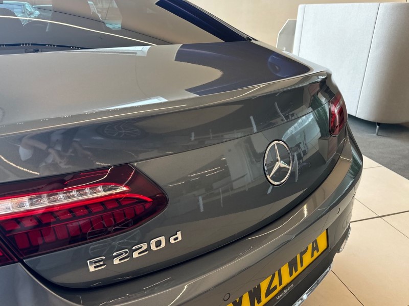 2021 (21) MERCEDES-BENZ E CLASS E220d AMG Line Premium 2dr 9G-Tronic 3555225