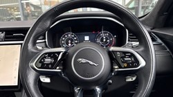 2022 (22) JAGUAR F-PACE 2.0 D200 R-Dynamic HSE 5dr Auto AWD 5170471