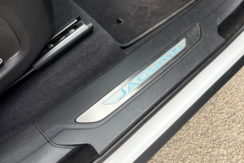 2022 (22) JAGUAR F-PACE 2.0 D200 R-Dynamic HSE 5dr Auto AWD 5170485