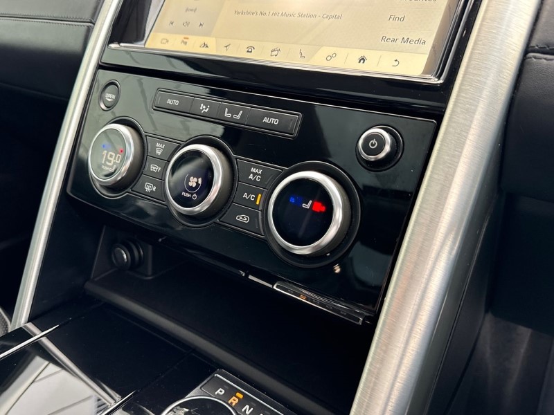 2018 (18) LAND ROVER DISCOVERY 3.0 TD6 HSE Luxury 5dr Auto 3590275