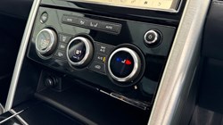 2018 (18) LAND ROVER DISCOVERY 3.0 TD6 HSE Luxury 5dr Auto 3590275