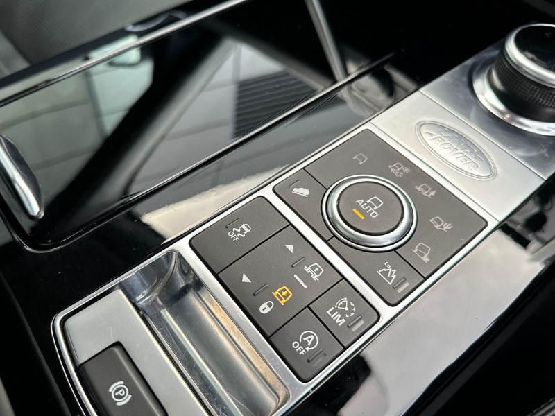 2018 (18) LAND ROVER DISCOVERY 3.0 TD6 HSE Luxury 5dr Auto 3590274