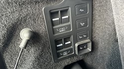 2018 (18) LAND ROVER DISCOVERY 3.0 TD6 HSE Luxury 5dr Auto 3590257