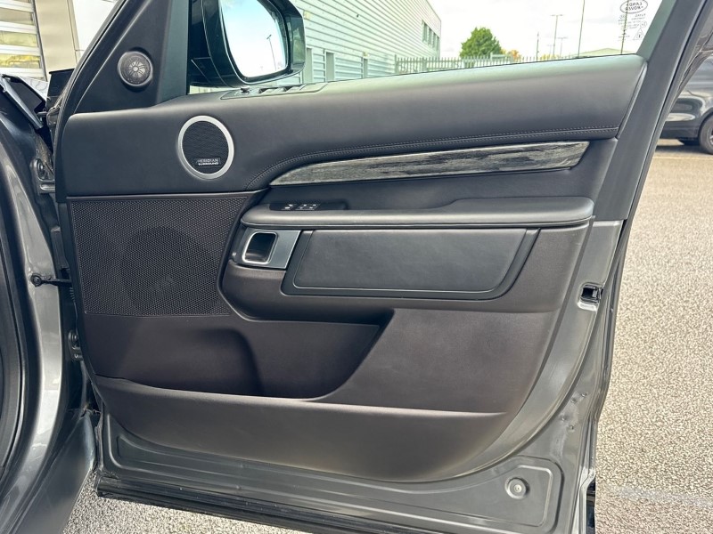 2018 (18) LAND ROVER DISCOVERY 3.0 TD6 HSE Luxury 5dr Auto 3590258