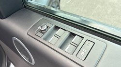 2018 (18) LAND ROVER DISCOVERY 3.0 TD6 HSE Luxury 5dr Auto 3590260