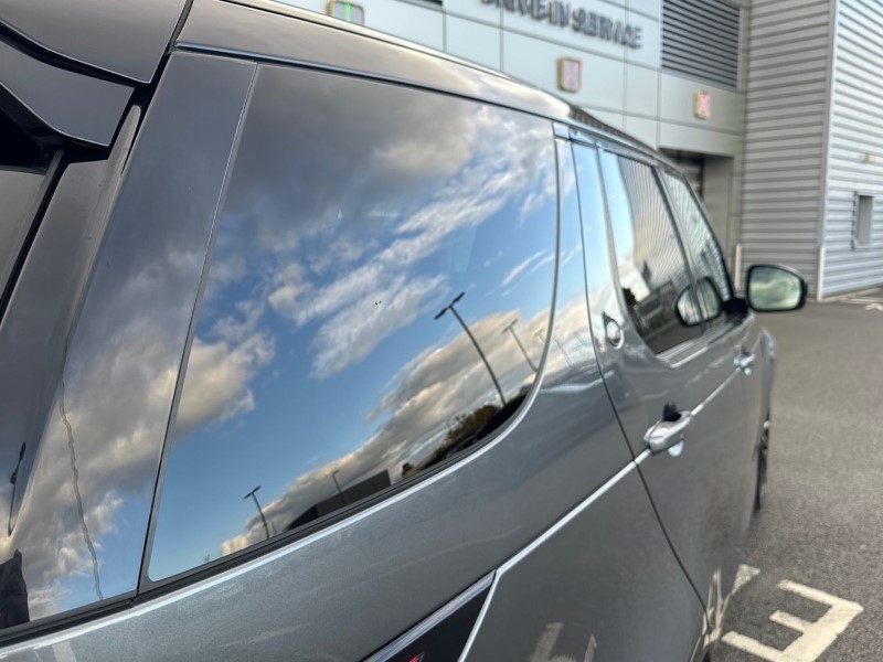 2018 (18) LAND ROVER DISCOVERY 3.0 TD6 HSE Luxury 5dr Auto 3590285