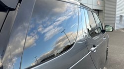 2018 (18) LAND ROVER DISCOVERY 3.0 TD6 HSE Luxury 5dr Auto 3590285