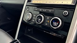 2018 (18) LAND ROVER DISCOVERY 3.0 TD6 HSE Luxury 5dr Auto 3590273