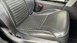 2018 (18) LAND ROVER DISCOVERY 3.0 TD6 HSE Luxury 5dr Auto 3590262