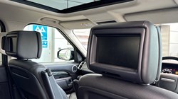 2018 (18) LAND ROVER DISCOVERY 3.0 TD6 HSE Luxury 5dr Auto 3590295