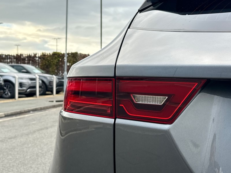 2020 (70) JAGUAR E-PACE 2.0d [180] Chequered Flag Edition 5dr Auto 3578808