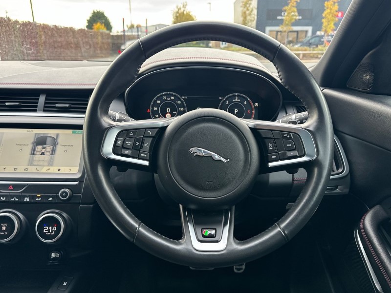 2020 (70) JAGUAR E-PACE 2.0d [180] Chequered Flag Edition 5dr Auto 3578784
