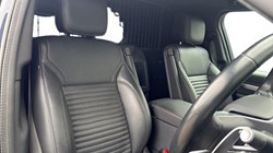 2023 (23) LAND ROVER COMMERCIAL DISCOVERY 3.0 D300 R-Dynamic SE Commercial Auto 5219107