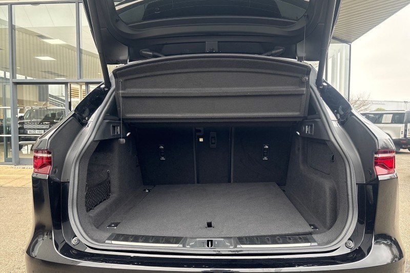 2023 (72) JAGUAR F-PACE 2.0 D200 R-Dynamic Black 5dr Auto AWD 5156208