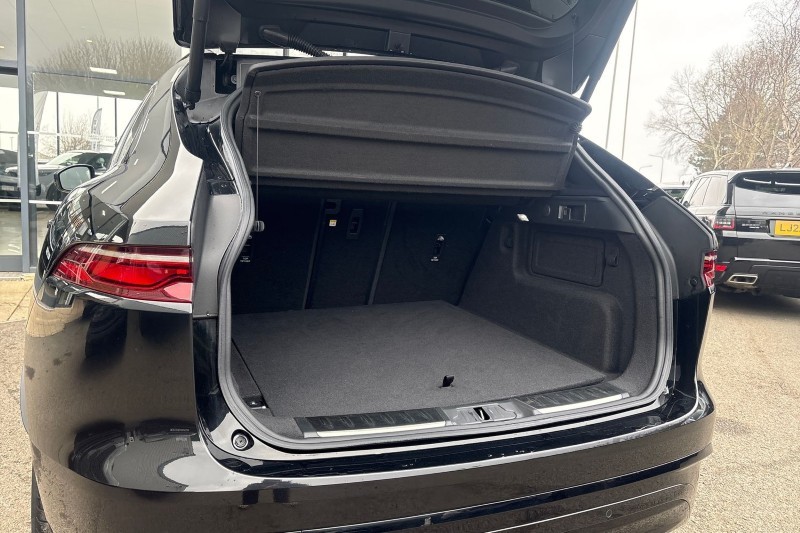 2023 (72) JAGUAR F-PACE 2.0 D200 R-Dynamic Black 5dr Auto AWD 5156240