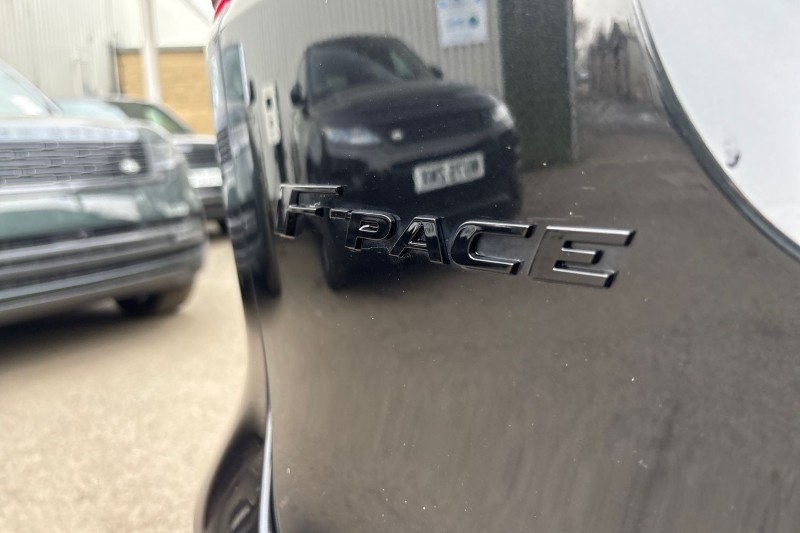 2023 (72) JAGUAR F-PACE 2.0 D200 R-Dynamic Black 5dr Auto AWD 5156246