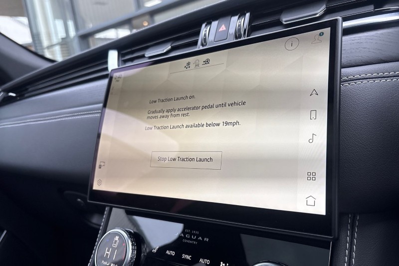 2023 (72) JAGUAR F-PACE 2.0 D200 R-Dynamic Black 5dr Auto AWD 5156237