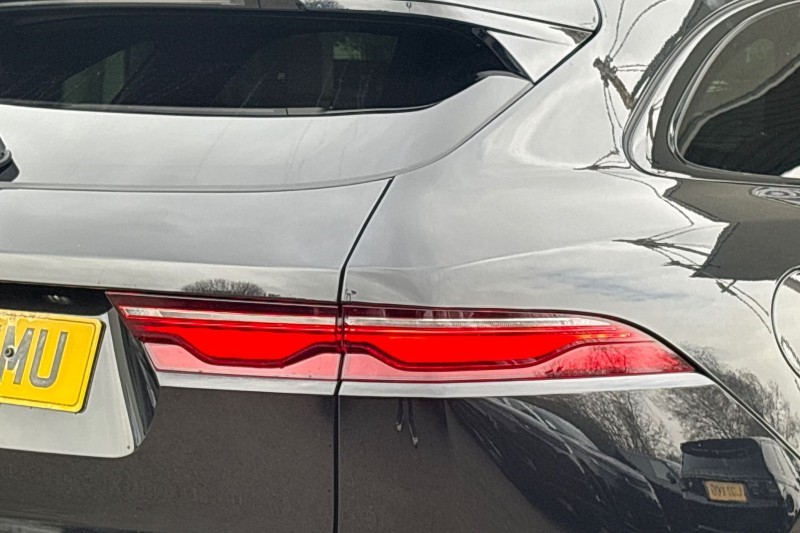 2023 (72) JAGUAR F-PACE 2.0 D200 R-Dynamic Black 5dr Auto AWD 5156248