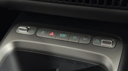 BYD DOLPHIN G 1.5 DM-i 212 Boost 5dr Auto 5734944