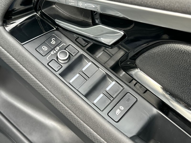 2019 (69) LAND ROVER RANGE ROVER EVOQUE 2.0 D180 R-Dynamic S 5dr Auto 3577964