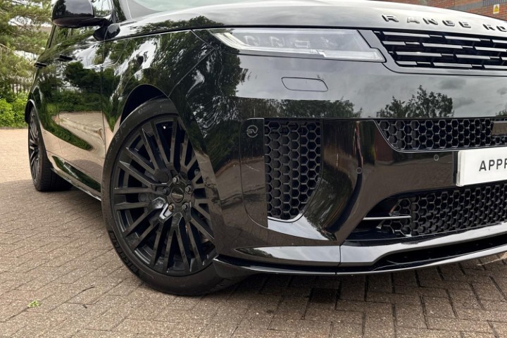 2026 (26) LAND ROVER RANGE ROVER SPORT 4.4 P635 V8 SV 5dr Auto 5724548