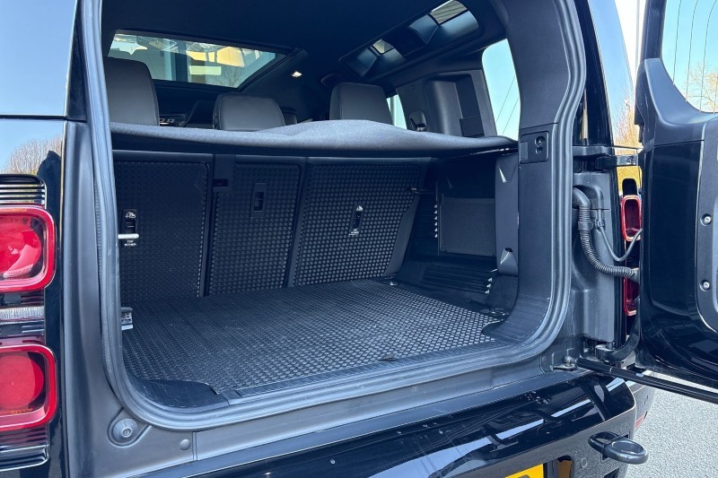 2024 (24) LAND ROVER DEFENDER 3.0 D250 X-Dynamic HSE 110 5dr Auto 5190398