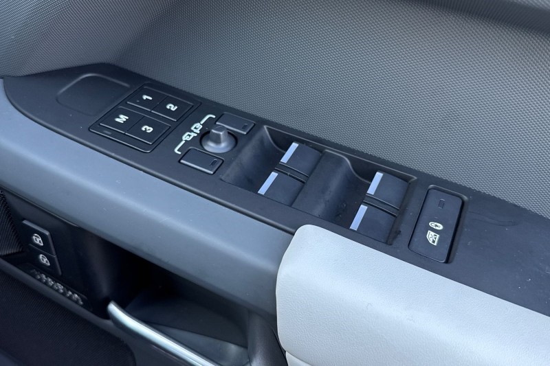 2025 (75) LAND ROVER DEFENDER 3.0 D350 X-Dynamic HSE 110 5dr Auto [7 Seat] 5191996