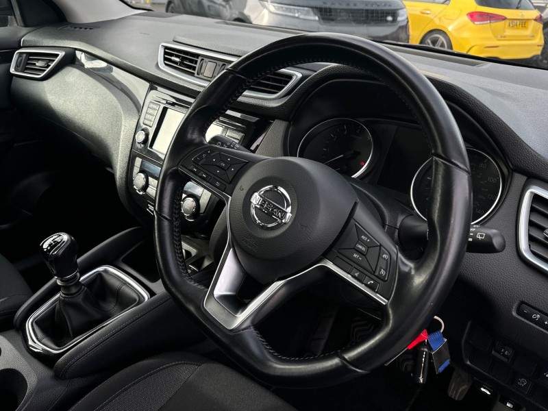 2020 (69) NISSAN QASHQAI 1.3 DiG-T 160 Acenta Premium 5dr 3617106