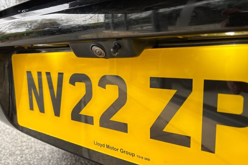 2022 (22) LAND ROVER DEFENDER 3.0 D300 X-Dynamic HSE 110 5dr Auto 5146881