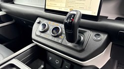 2022 (22) LAND ROVER DEFENDER 3.0 D300 X-Dynamic HSE 110 5dr Auto 5146849