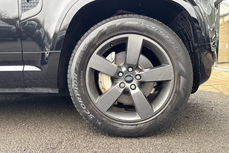 2022 (22) LAND ROVER DEFENDER 3.0 D300 X-Dynamic HSE 110 5dr Auto 5146844