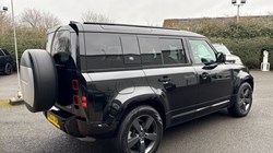 2022 (22) LAND ROVER DEFENDER 3.0 D300 X-Dynamic HSE 110 5dr Auto 5146888