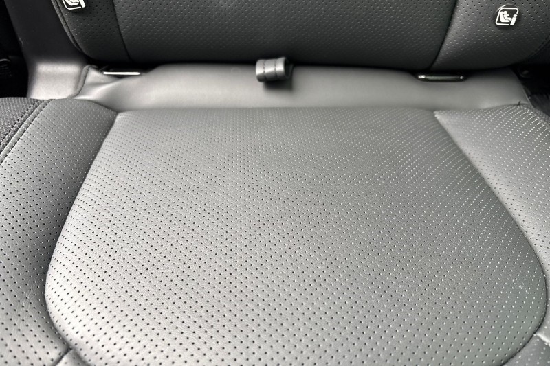 2022 (22) LAND ROVER DEFENDER 3.0 D300 X-Dynamic HSE 110 5dr Auto 5146877