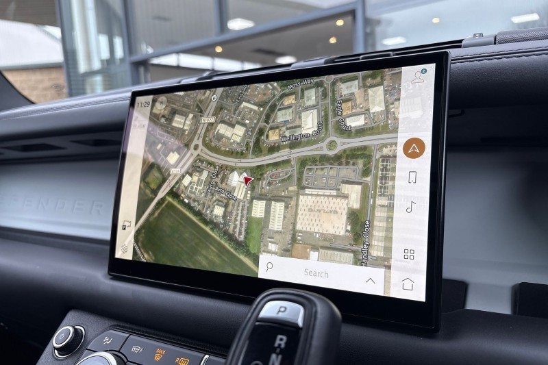2022 (22) LAND ROVER DEFENDER 3.0 D300 X-Dynamic HSE 110 5dr Auto 5146868