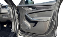 2024 (24) JAGUAR F-PACE 2.0 P400e R-Dynamic HSE Black 5dr Auto AWD 5136560