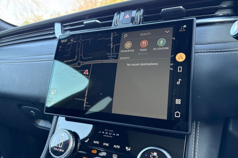 2024 (24) JAGUAR F-PACE 2.0 P400e R-Dynamic HSE Black 5dr Auto AWD 5136548