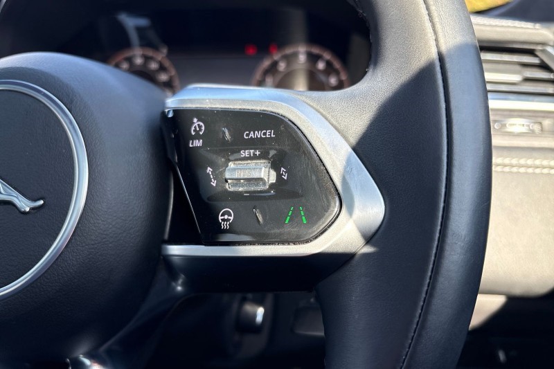 2024 (24) JAGUAR F-PACE 2.0 P400e R-Dynamic HSE Black 5dr Auto AWD 5136567