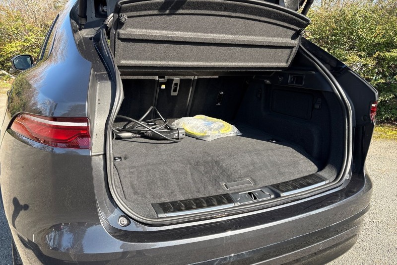 2024 (24) JAGUAR F-PACE 2.0 P400e R-Dynamic HSE Black 5dr Auto AWD 5136580