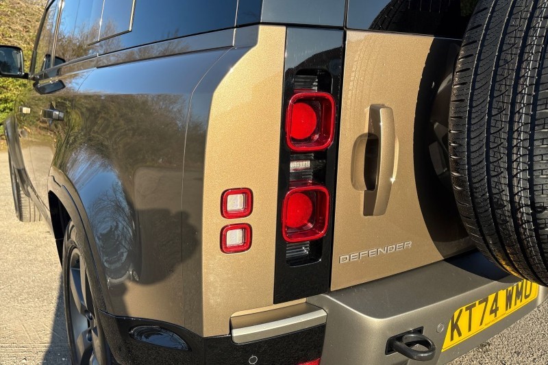 2025 (74) LAND ROVER DEFENDER 3.0 D350 X-Dynamic HSE 110 5dr Auto [7 Seat] 5136611