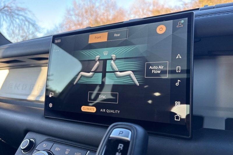 2025 (74) LAND ROVER DEFENDER 3.0 D350 X-Dynamic HSE 110 5dr Auto [7 Seat] 5136627