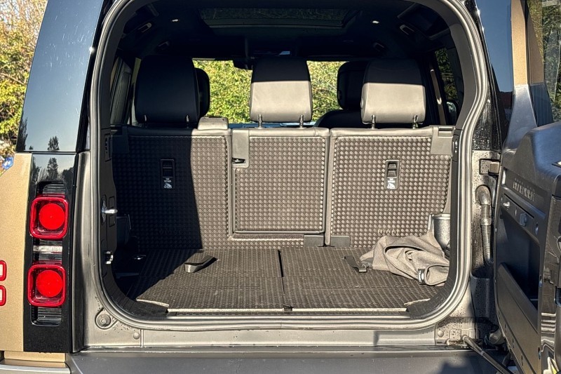 2025 (74) LAND ROVER DEFENDER 3.0 D350 X-Dynamic HSE 110 5dr Auto [7 Seat] 5136602