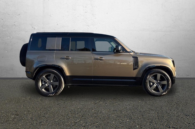 2025 (74) LAND ROVER DEFENDER 3.0 D350 X-Dynamic HSE 110 5dr Auto [7 Seat] 5136597