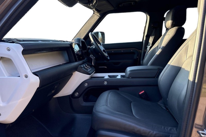 2025 (74) LAND ROVER DEFENDER 3.0 D350 X-Dynamic HSE 110 5dr Auto [7 Seat] 5136595