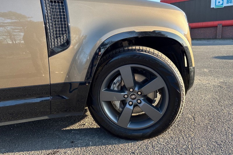 2025 (74) LAND ROVER DEFENDER 3.0 D350 X-Dynamic HSE 110 5dr Auto [7 Seat] 5136645