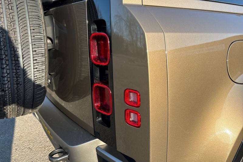 2025 (74) LAND ROVER DEFENDER 3.0 D350 X-Dynamic HSE 110 5dr Auto [7 Seat] 5136643