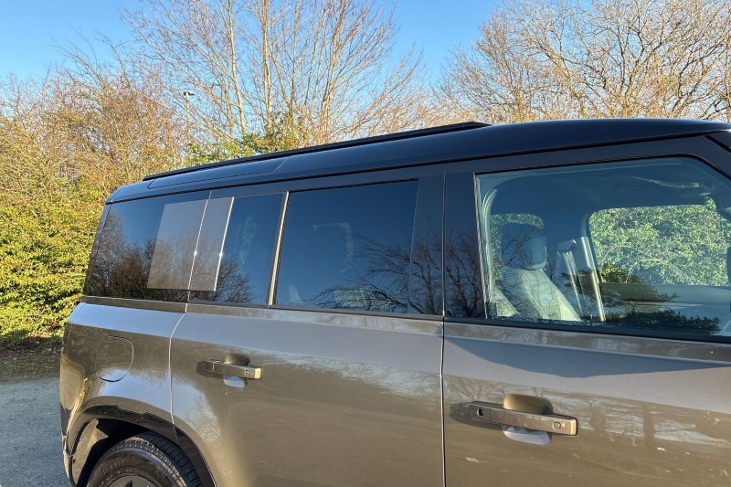 2025 (74) LAND ROVER DEFENDER 3.0 D350 X-Dynamic HSE 110 5dr Auto [7 Seat] 5136647