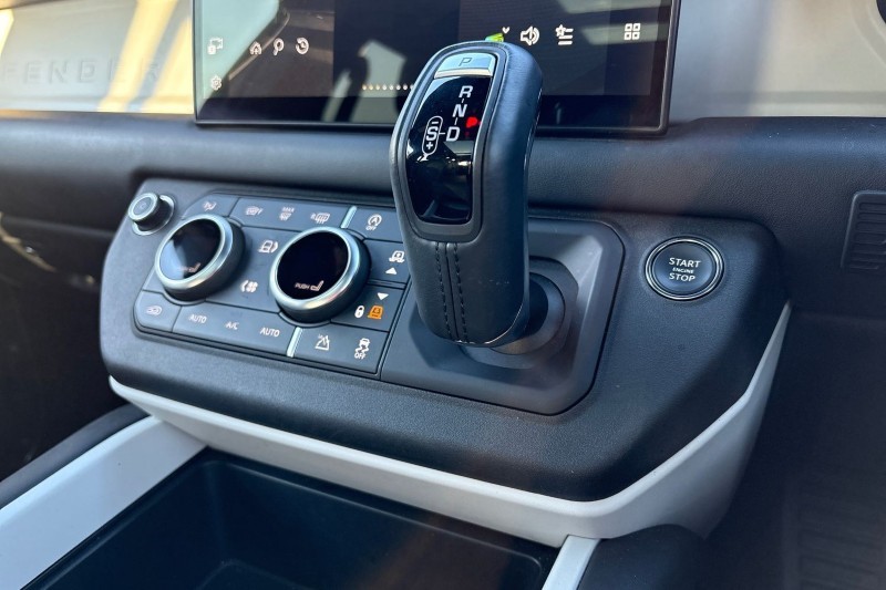 2025 (74) LAND ROVER DEFENDER 3.0 D350 X-Dynamic HSE 110 5dr Auto [7 Seat] 5136605