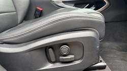 2024 (24) JAGUAR F-PACE 2.0 D200 R-Dynamic SE Black 5dr Auto AWD 5153524