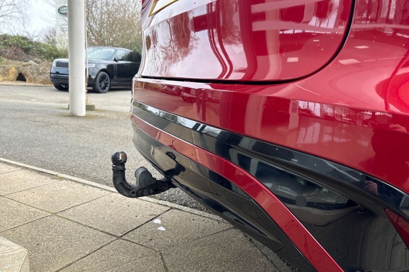 2024 (24) JAGUAR F-PACE 2.0 D200 R-Dynamic SE Black 5dr Auto AWD 5153521